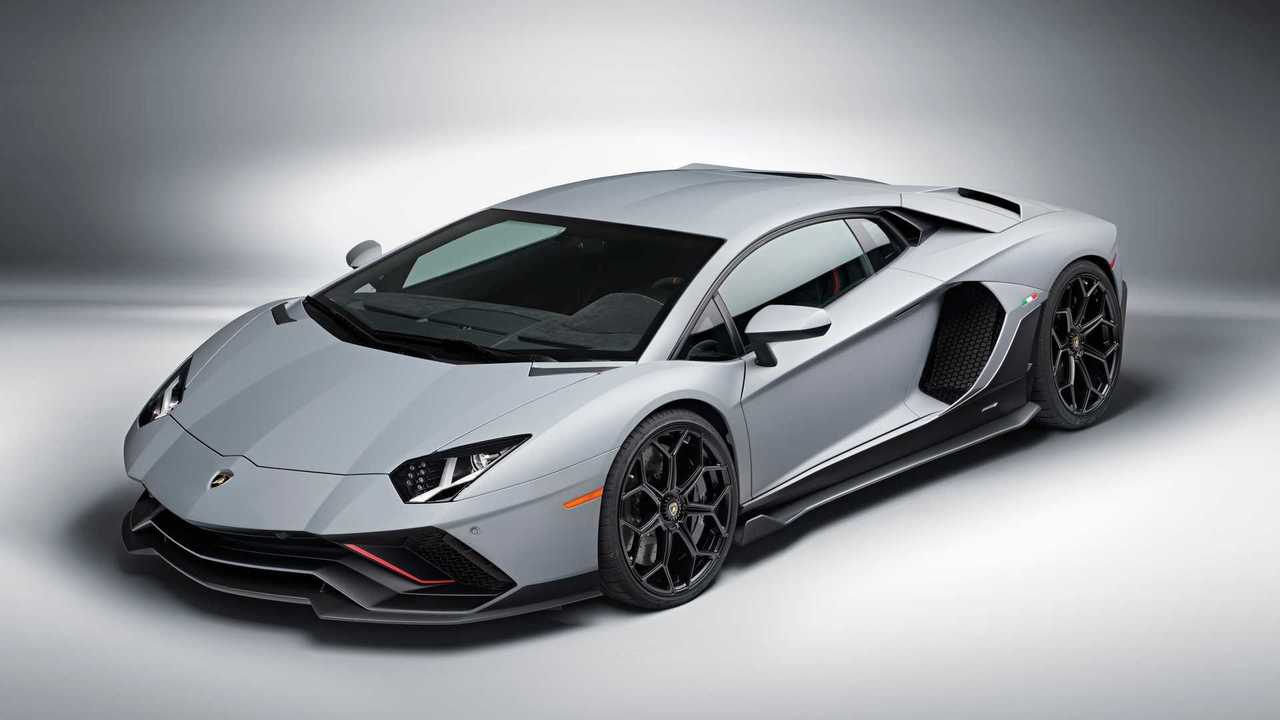 Review Lamborghini Aventador Kinerja, Desain, dan Kenyamanan